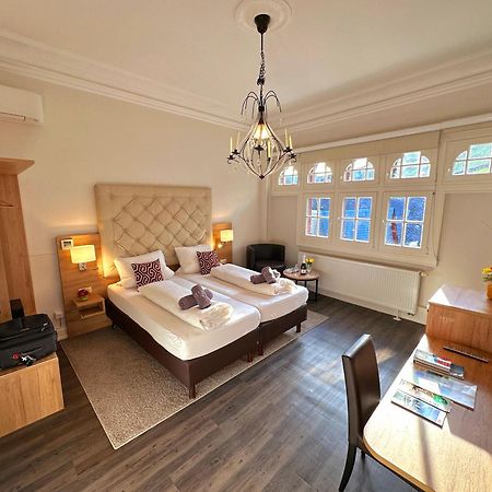 Hotel Am Markt Bacharach Bagian luar foto