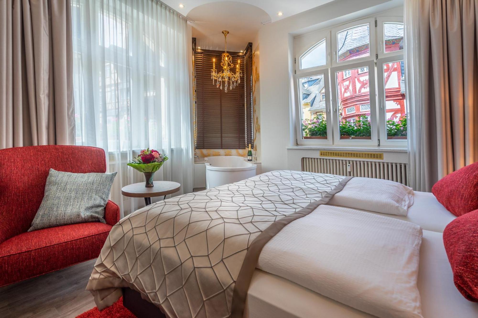 Hotel Am Markt Bacharach Bagian luar foto