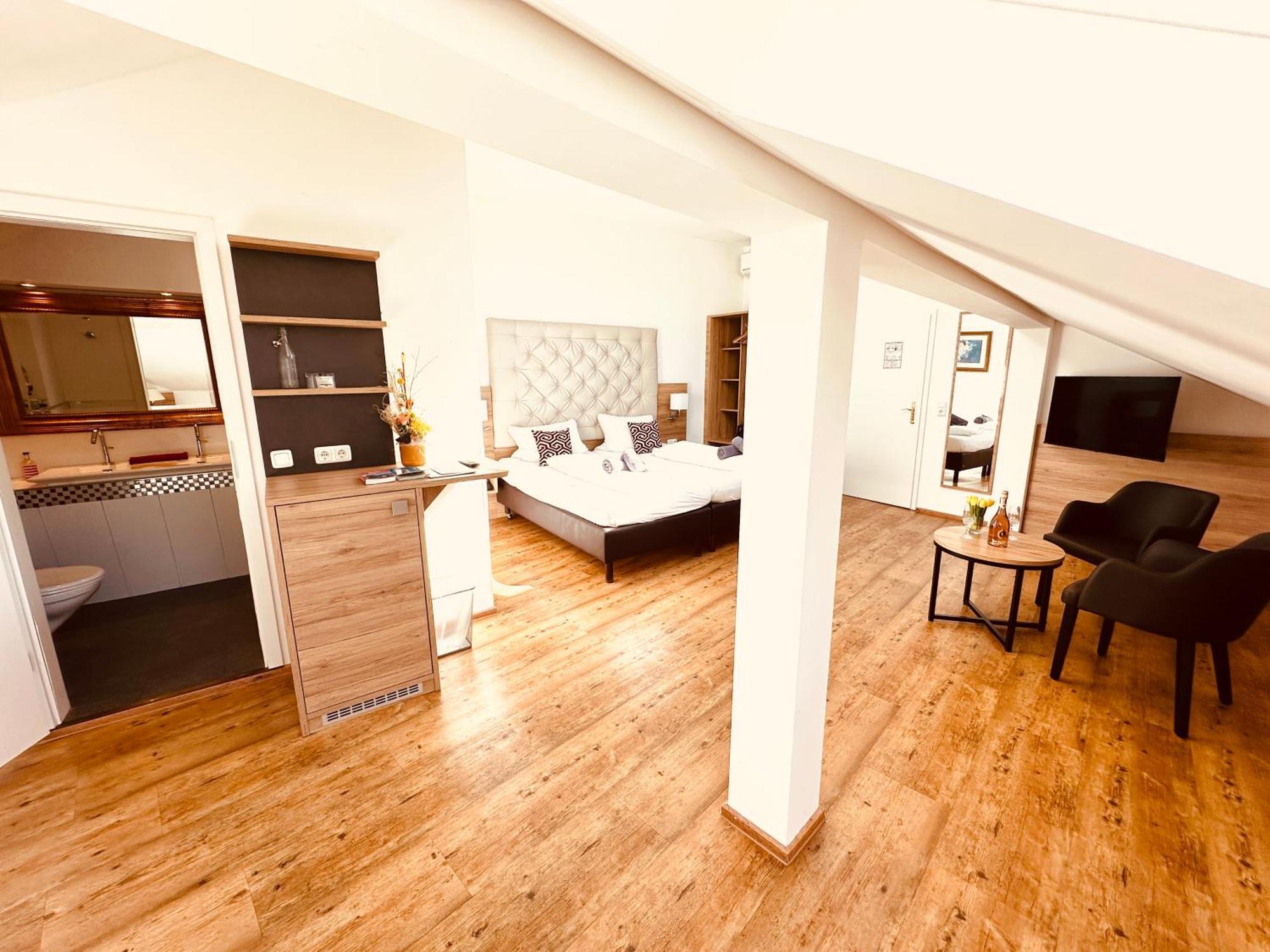 Hotel Am Markt Bacharach Bagian luar foto